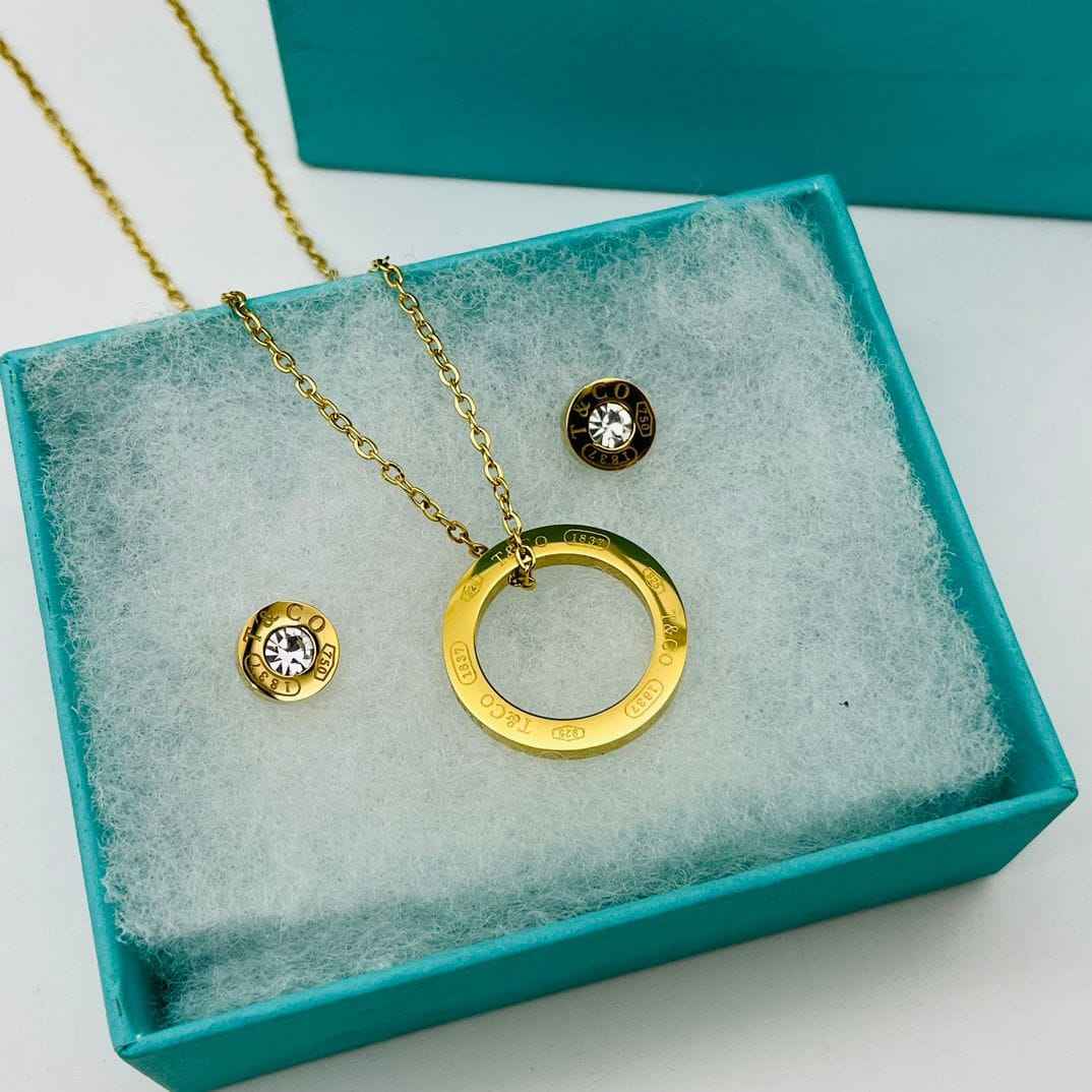 Circle Logo Crystal Jewellery Set – Necklace & Earrings | طقم مجوهرات الكريستال بشعار دائري