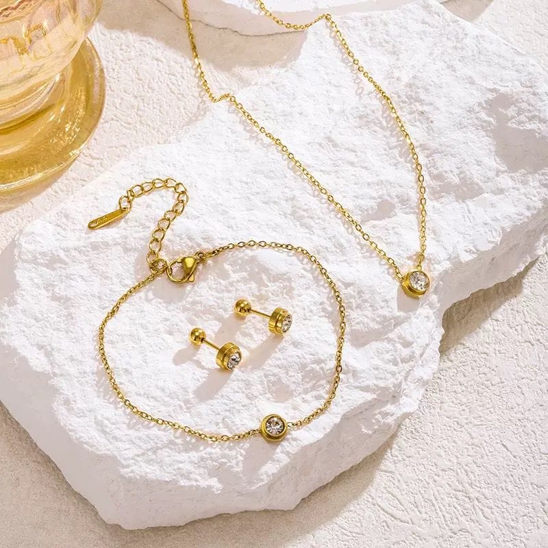 Gold Crystal Solitaire Jewellery Set – Necklace, Bracelet & Earrings | طقم مجوهرات سوليتير كريستال ذهبي