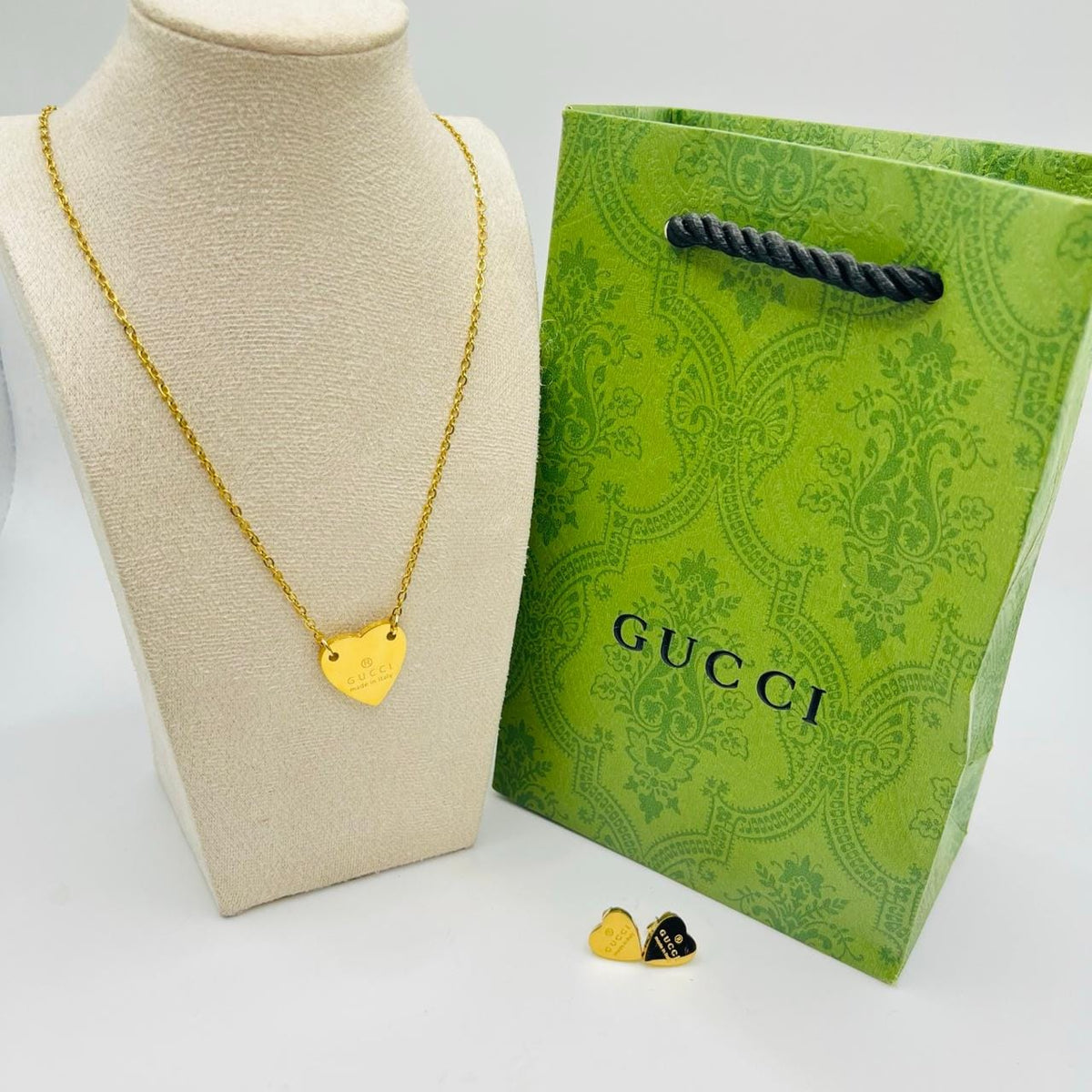 Heart Pendant Jewellery Set – Necklace & Earrings | طقم مجوهرات قلادة القلب