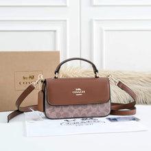 Structured Mini Handbag with Classic Signature-Inspired Style – 19 × 5 × 6cm