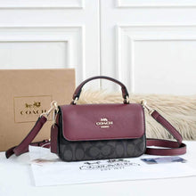 Structured Mini Handbag with Classic Signature-Inspired Style – 19 × 5 × 6cm